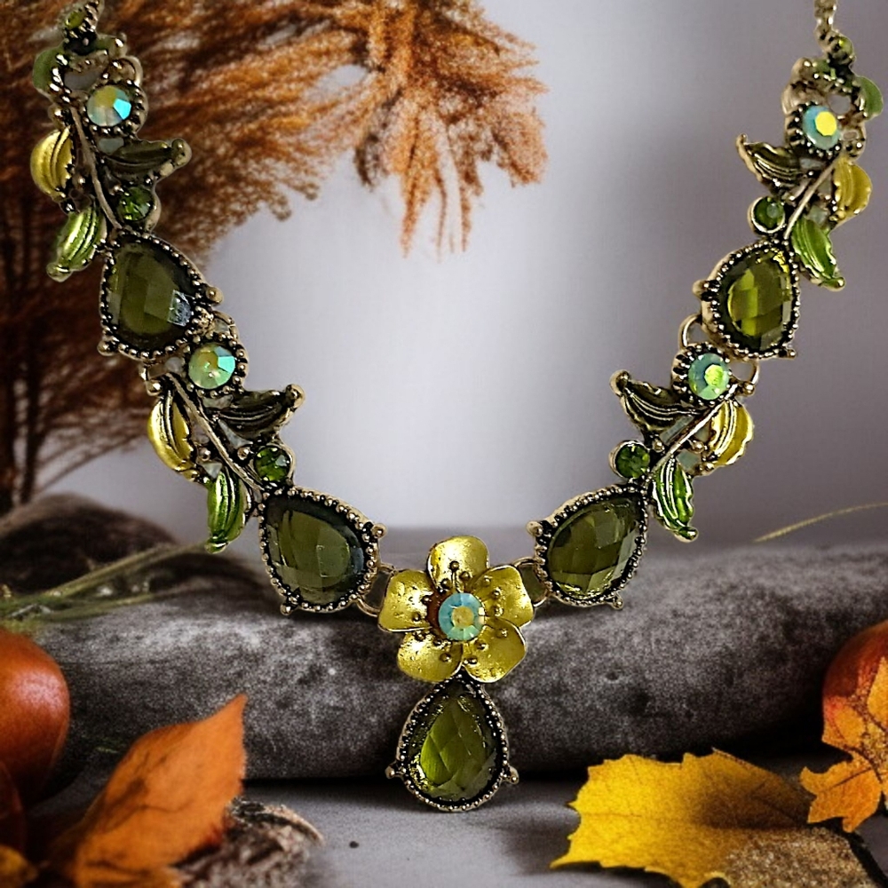 Vintage Rhinestone Floral Leaf Necklace Y Drop Green Gold MCM Fairy‎ Whimsigoth - Picture 10 of 16
